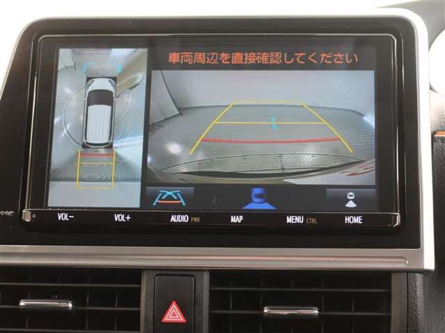 パノラミックビュー＆バックモニター搭載で後方を確認しながら安心して駐車する事ができます！