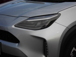 LEDヘッドライトです。デザイン性がよくとても明るいので、夜間の走行や悪天候でも安心です。しかも長寿命！