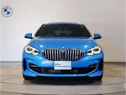 【キドニーグリル】BMWは約90年もの間、ほぼ全ての車両にひと目でBMWだと分かるこの特徴的なフロントグリルが備えられ、デザイン・アイコンとして親しまれてきました。