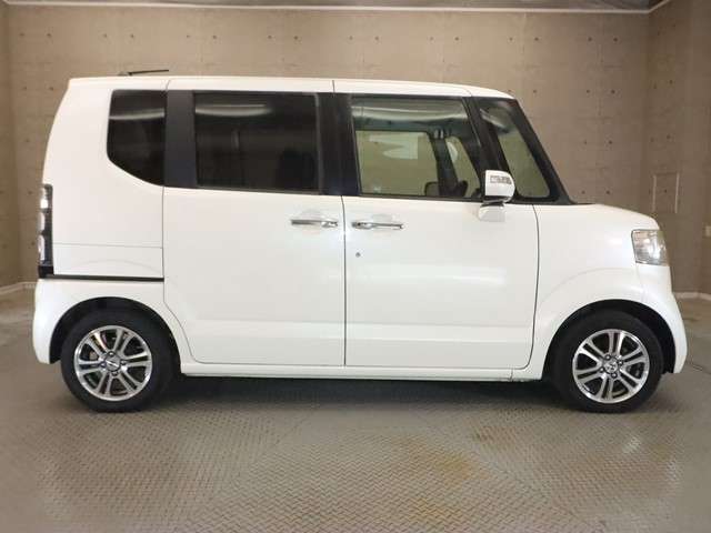 当店には国からの厳しい認定基準の「指定工場」があります。当店の指定工場の検査員、整備士は陸運局より厳しい基準での検査・整備となりますので整備も安心してお任せ下さい。当店はお客様からのご要望に応えます♪