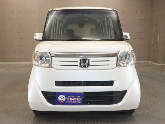 売る側が「キレイ」と言うのは当たり前。誰もが綺麗なお車を選びたいはず！当店では全車両が展示される前にクリーニング済みです♪（登録済未使用車は除く）だからこそ自信を持って「キレイ」と言わせて頂きます♪