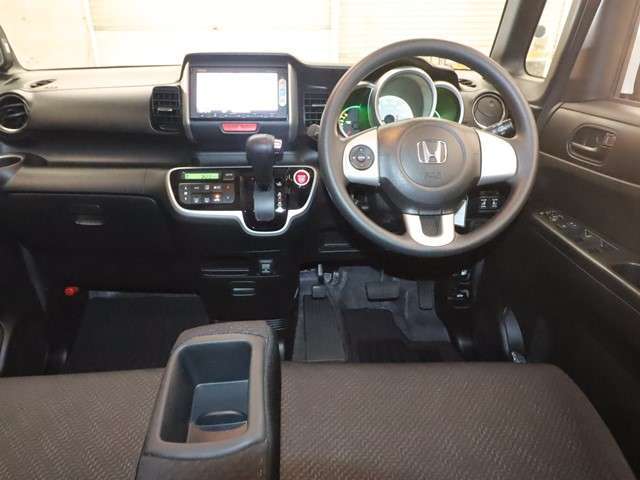 車輌の画像を20枚掲載させて頂きましたが、わかりにくい部分はございませんか？お見積もりやお車の状態や装備、ご購入方法等ご案内できますので、サイト専用の在庫確認・見積もり依頼（無料）をご利用下さいませ。