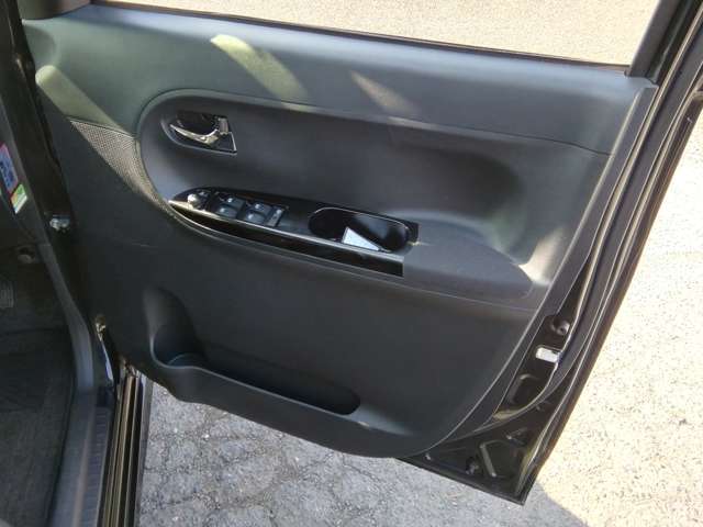 常時60台以上を展示中！！　　展示車以外にも、お客様のご希望の車種や予算に合わせて最良の1台を探す、注文販売も受け付けております