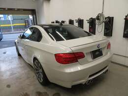 ルーフライニングは垂れているため、張替えしてご納車