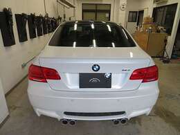 ボディカラーはミネラルホワイト(パール A96）