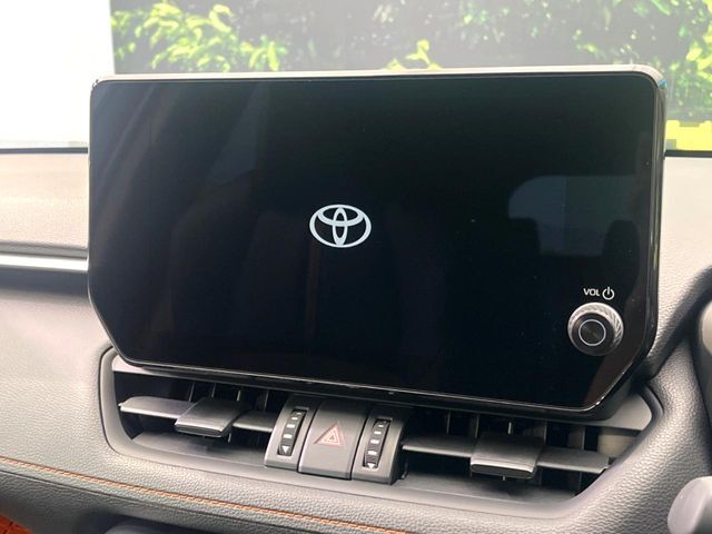 【メーカー純正ナビ】インテリアに溶け込むスタイリッシュな「専用設計」メーカーナビを装備♪視認性や操作性など基本性能にも優れ、より上質なカーライフをお楽しみいただけます。