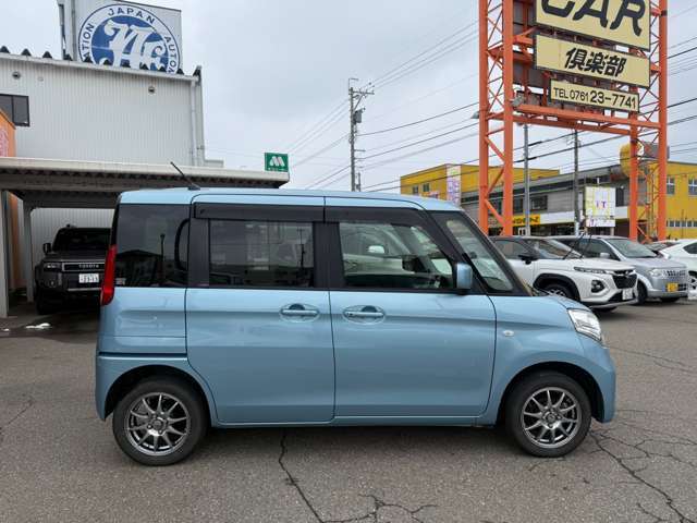 展示車はすべて熟練のスタッフが隅々までチェックしております。気になるところがありましたら、何でも質問してください！