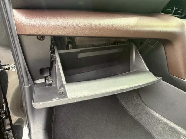 お車に合わせて無料保証以外にも、保証範囲、期間、距離を拡充させた有料保証もご用意しております！中古車の購入が初めてで不安・・・というお客様もご安心ください！