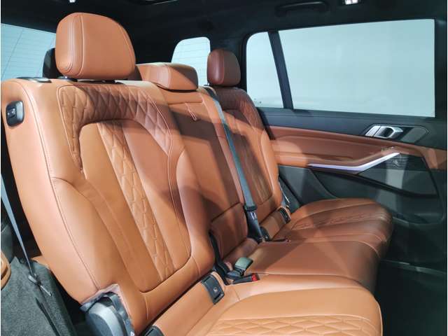 【エアバック】BMWのエアバックやその他の安全装備は、互いに補完しあう事で徹底した安全性を貫きます。万一の事故の際にそれぞれ最適な保護を提供してくれます！