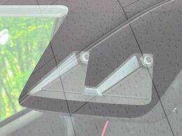【トヨタセーフティセンス】走行中に前方の車両等を認識し、衝突しそうな時は警報とブレーキで衝突回避と被害軽減をアシスト。より安全にドライブをお楽しみいただけます。