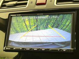 【バックカメラ】駐車時に後方がリアルタイム映像で確認できます。大型商業施設や立体駐車場での駐車時や、夜間のバック時に大活躍！運転スキルに関わらず、今や必須となった装備のひとつです！