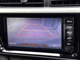 【バックカメラ】駐車時に後方がリアルタイム映像で確認できます。大型商業施設や立体駐車場での駐車時や、夜間のバック時に大活躍！運転スキルに関わらず、今や必須となった装備のひとつです！
