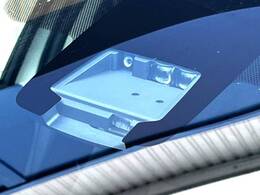 【トヨタセーフティセンス】走行中に前方の車両等を認識し、衝突しそうな時は警報とブレーキで衝突回避と被害軽減をアシスト。より安全にドライブをお楽しみいただけます。
