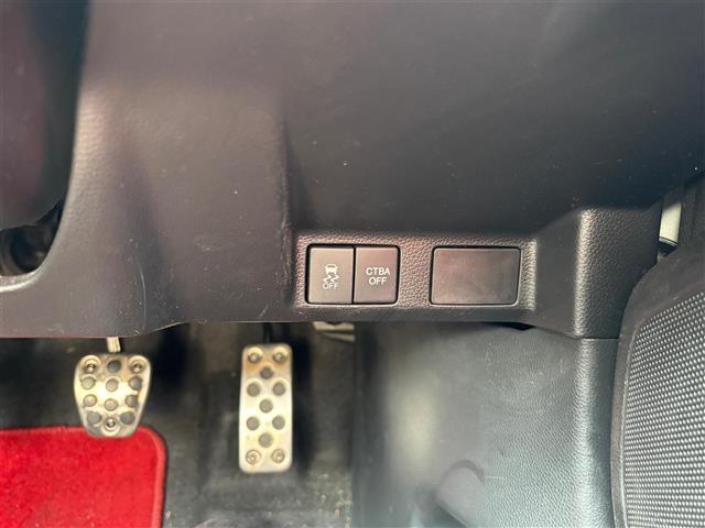 【シティブレーキアクティブシステム（CTBA）】低速走行時に、自車が、前方の車両のほぼ真後ろから追突するおそれがあるときに、運転者のブレーキ操作を支援します！機能には限界があるためご注意ください。