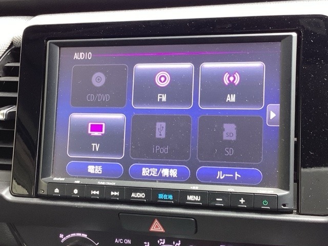 AVメニューはご覧の通り、様々なコンテンツに対応、ドライブを楽しく演出できます。詳しくはスタッフへお尋ねください