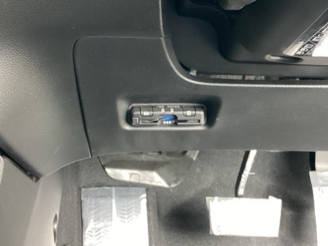 ETC付いてます。ETCが使用可能な道路通行料はキャッシュレスでスマートに走行できます。再セットアップして納車致します。