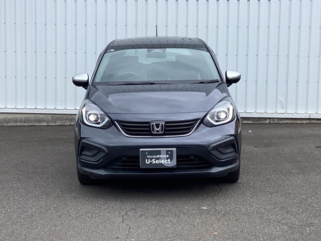 ボディーカラーはメテオロイドグレーメタリックです。