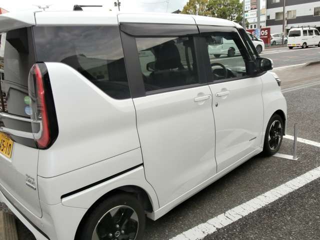右斜めからの画像です。