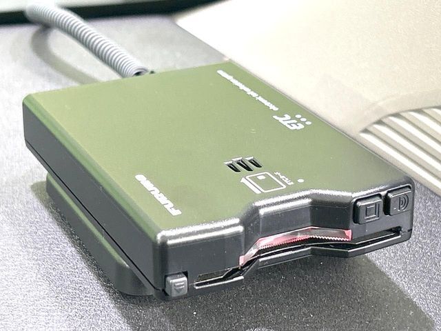 【ETC】高速道路の料金所をストレスなく通過！話題のスポットやサービスエリアに多い「スマートIC」利用時は必須のアイテムです。当店でセットアップを実施、ご納車当日からすぐにご利用いただけます！
