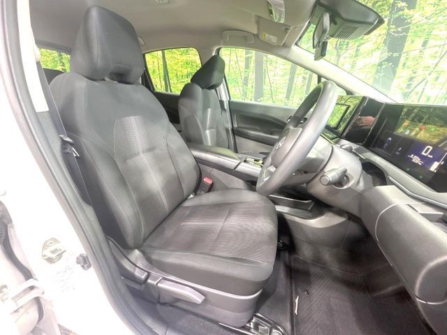 運転席シート廻りは使用感も少なく、良好な状態となっています。丁寧に使われていたことがよくわかりますね。