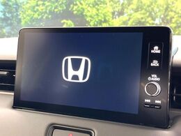 【9インチ　ホンダコネクトディスプレイ】視認性の高い大画面ディスプレイでナビの使用や、お持ちのスマートフォンと連携したbluetoothでの音楽再生が可能です♪