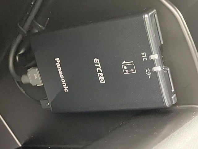 【ETC】高速道路の料金所をストレスなく通過！話題のスポットやサービスエリアに多い「スマートIC」利用時は必須のアイテムです。当店でセットアップを実施、ご納車当日からすぐにご利用いただけます！