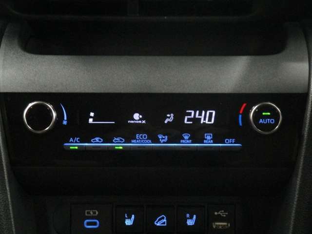 オートエアコン♪オートスイッチONで温度調節はクルマにおまかせ♪設定温度をキープし、常に快適な室温で過ごせます♪