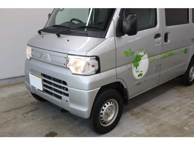ヘッドライトも明るく、夜間でも明るく安心して運転できますね！
