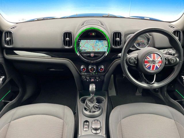 輸入車グループ総在庫数約2，000台！全国の系列店からメーカー・車種問わずご紹介出来るので、あなたにピッタリのお車が見つかるはずです♪まずはお問い合わせ下さい☆