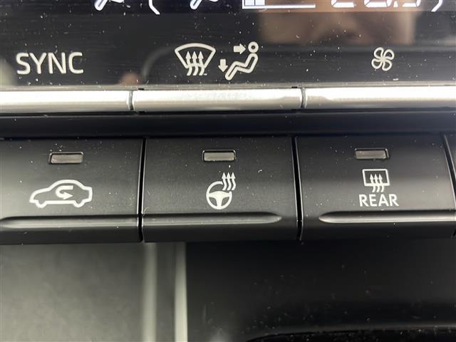 【ステアリングヒーター】冬場の寒い日に手がかじかみながら運転するのはツライですよね。でも、これがあれば安心です！ハンドルのグリップ部がじわっと暖かくなって心までポカポカします。