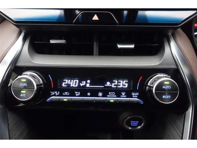 ★エアコンはオートタイプが装着済みです！オートモードにしておけば、車内温度を設定するだけで風の料や吹き出し口の切り替えを機械が行ってくれます！一年中快適な環境を作れますよ♪