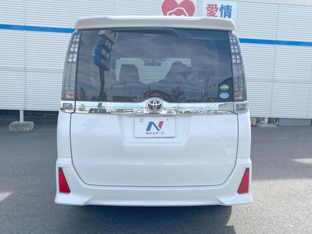 安心の最長10年・走行無制限保証（有償）をご用意。保証内容も充実はもちろん、無料点検＆オイル交換や、年中無休の全国・24時間ロードサービスも付帯されておりますのでご安心下さい。