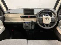 その他にも各種保険、お車の買取（T-UP）、JAF、TSカード、携帯電話などの取扱いをしております。詳しくはスタッフにお尋ねください。