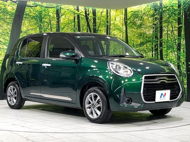 大好評のボディコーティング「弾スプラッシュコート」もご納車までに施工可能。通常のガラスコートと異なる、耐久年数6年の無機質ガラスコーティングが、ボディをキレイな状態に保ってくれます。