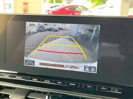 【バックカメラ】駐車時に後方がリアルタイム映像で確認できます。大型商業施設や立体駐車場での駐車時や、夜間のバック時に大活躍！運転スキルに関わらず、今や必須となった装備のひとつです！