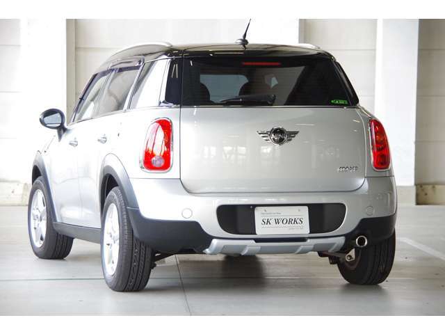 クリスタルシルバー×ブラックルーフ・純正OPオフロードデザインキット・カロッツェリアナビ・地デジTV・Bカメラ・ETC・ドライブレコーダー・保証書・取説・記録簿・スペアキー完備。全国納車致します。