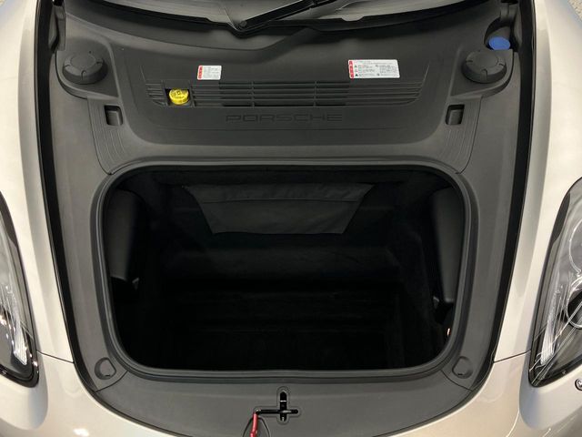 ラゲッジスペースについて、実際の具体的なサイズ感などご質問御座いましたらお答えさせて頂きます。こんな物、こんな形状の物が収納できるかなどお気軽にお声がけ下さいませ。