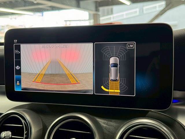 「フルカラーバックモニター」を装備で駐車が苦手な方でも安心です。