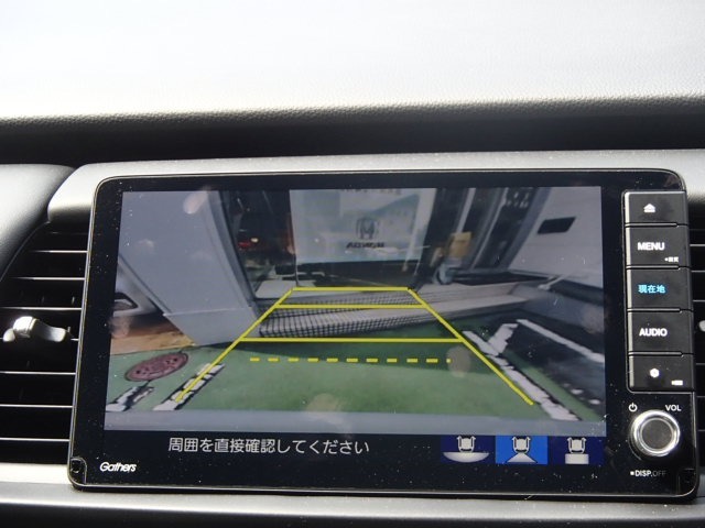 後方確認はオマカセのリアカメラ付です。雨天時や夜間のバック駐車時などで特に視界の安全確認に役立ちます