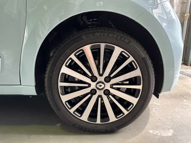 PIRELLI・NEXENタイヤ正規販売代理店の為、ご納車時にサンク価格でのタイヤ交換も承ります。ご不明な点やご質問事項などございましたらお気軽にご相談ください。