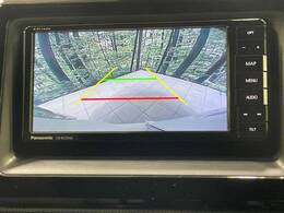 【バックカメラ】駐車時に後方がリアルタイム映像で確認できます。大型商業施設や立体駐車場での駐車時や、夜間のバック時に大活躍！運転スキルに関わらず、今や必須となった装備のひとつです！