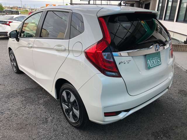 禁煙車　衝突軽減ブレーキ　社外フルセグナビ　DVD再生　Bluetoothオーディオ　バックカメラ　ビルトインETC　LEDヘッドライト　ハーフレザー　レーダークルーズコントロール