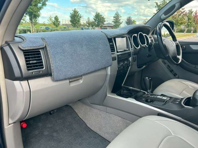 当店ではご契約頂きましたお客様にドライブレコーダーやガラスコーティング施工など、お値段を抑えてご提供させて頂いております。詳細はスタッフまでお気軽にお問い合わせくださいませ。