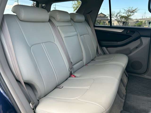 20代中心の若いスタッフがご対応させていただきます！お客様のご希望に添えるよう努めてまいりますので、宜しくお願い致します。自社整備工場も完備しご納車後のアフターメンテナンスもお気軽にご相談くださいませ。