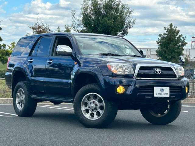 全国対応可能な12カ月保証付きとなります。【全国正規ディーラーでの修理　修理限度額無し　修理限度回数無し　走行距離無制限　ロードサービス付帯　】詳細はスタッフまでお気軽にお問い合わせくださいませ。