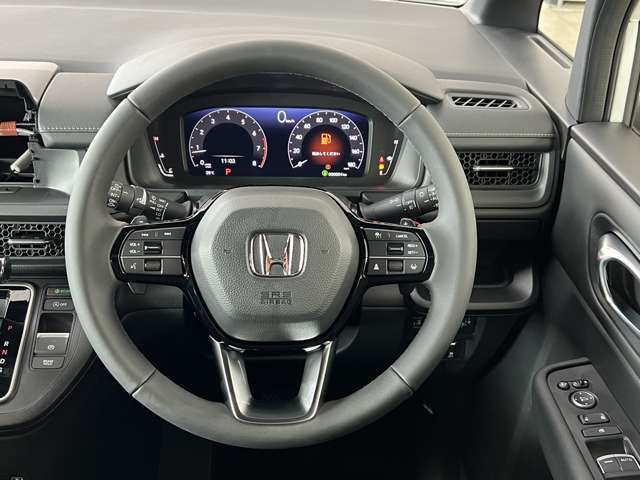 当店はお客様との会話を通じて、ライフスタイルに合ったクルマ購入の実現に尽力します。