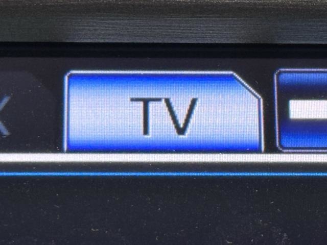 TVが見れるチューナーを装備しています。　新しい車でも付いていないことで、TVが見れない事も多々あるので要チェックです。