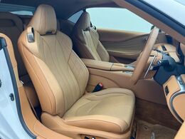 【ブラウンレザーシート】デザイン性が高く、高級感のある茶革シート。常に体に触れる部分だから、座り心地の良さにはこだわりたいですね♪汚れの付着や劣化を抑制する内装コーティング施工もおススメですよ♪