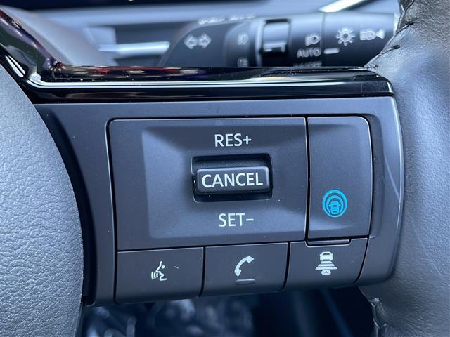 気になる車はすぐにお問い合わせください！画面右側の0066から始まる無料ダイヤルからお問い合わせ下さい！専門スタッフがお車のご質問にお答えいたします！