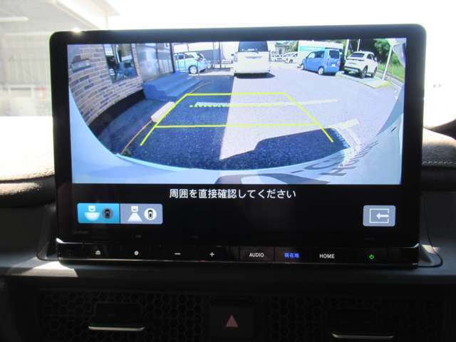 真上から車を見たようにモニターで確認ができるマルチビューカメラシステム！是非実際の車で体感してみてください！